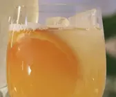 Orangen-Cocktail mit Alkohol