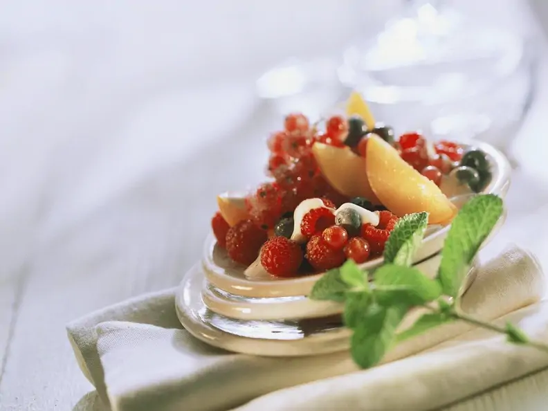 Früchte mit Joghurtsauce