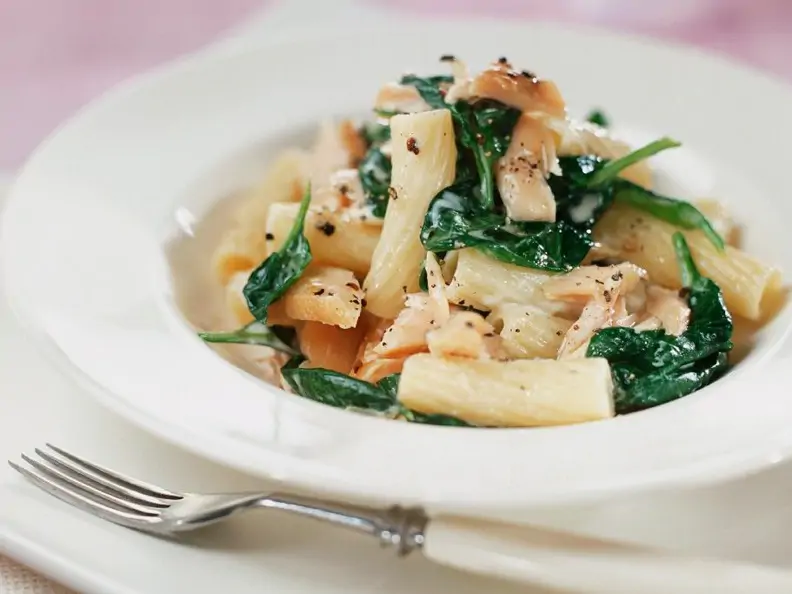 Nudeln mit Thunfisch