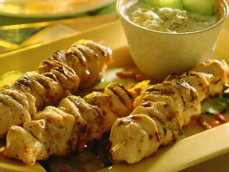 Hähnchenspieße mit Dip