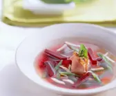 Geflügelsuppe mit Roter Bete