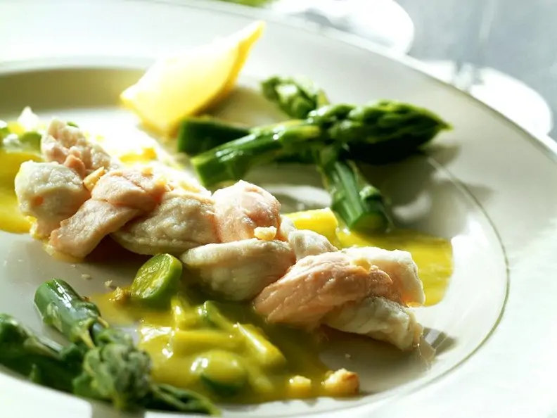Zweierlei Fisch mit Spargel