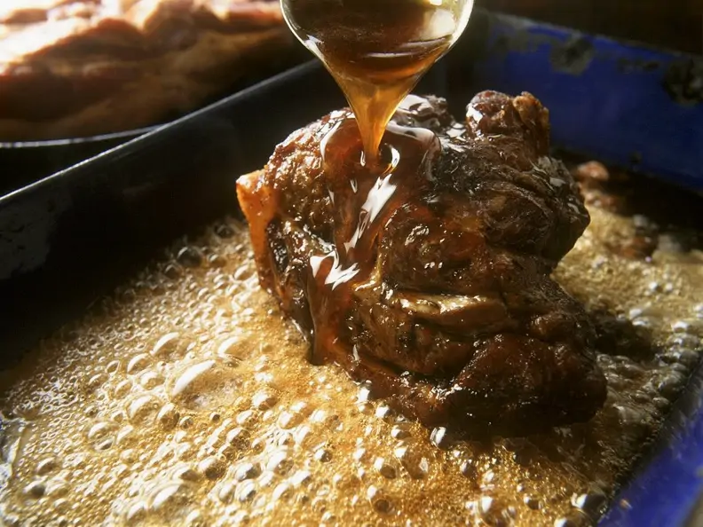 Knoblauch-Schweinebraten mit Honig