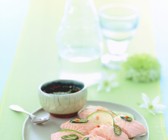 Gedämpfter Lachs mit Limetten und Koriander-Dip