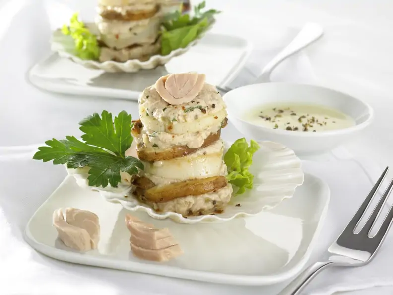 Jakobsmuscheln mit Thunfischcreme aus Pfefferschaum