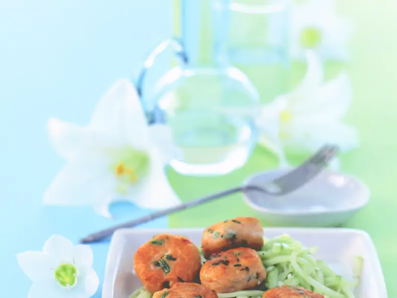 Thai-Fischbällchen mit Gurken-Relish