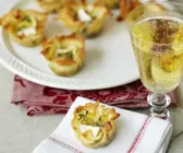 Mini-Filotörtchen mit Weichkäse