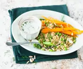 Couscous mit Erbsen und Möhren