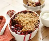 Beeren-Crumble mit Haferflocken