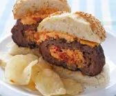 Burger mit Käsecreme