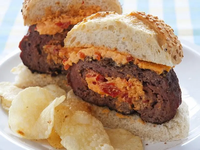 Burger mit Käsecreme