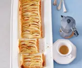 Blätterteigtarte mit Äpfeln