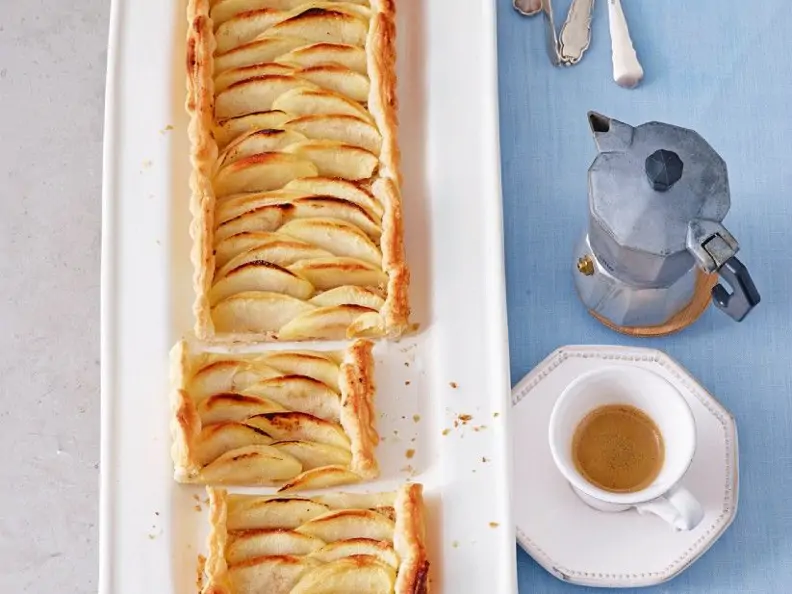 Blätterteigtarte mit Äpfeln