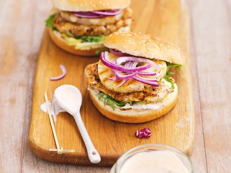 Chicken Burger mit Ananas
