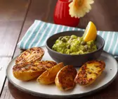 Blechkartoffeln mit Avocadocreme