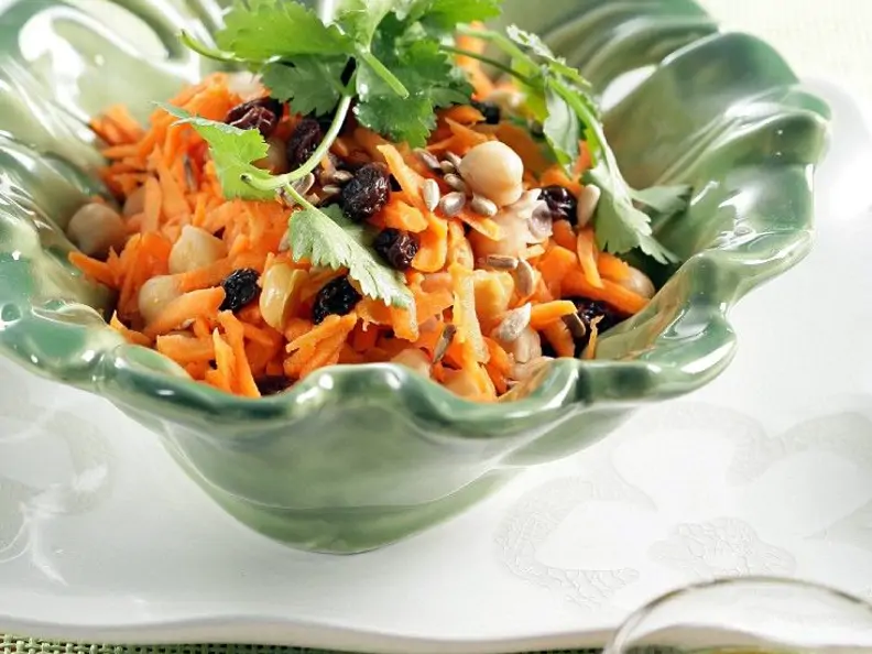 Möhrensalat mit Kichererbsen