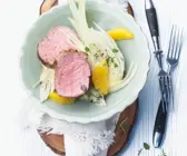 Kalb mit Fenchel-Orangensalat