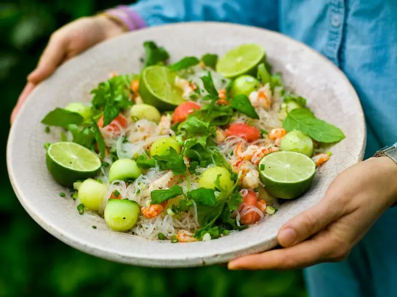 Glasnudelsalat mit Krebsschwänzen
