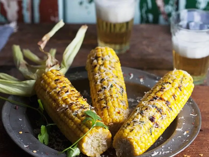 Maiskolben vom Grill