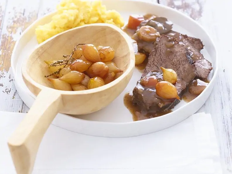 Rinderbraten mit Zwiebelchen