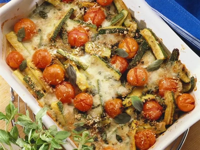 Gebackene Zucchini mit Tomaten
