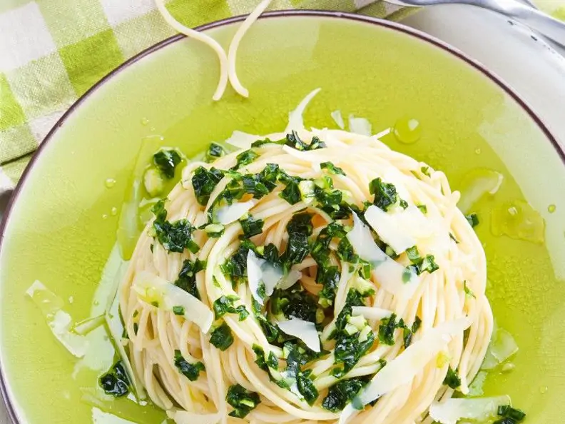 Nudeln mit Pesto