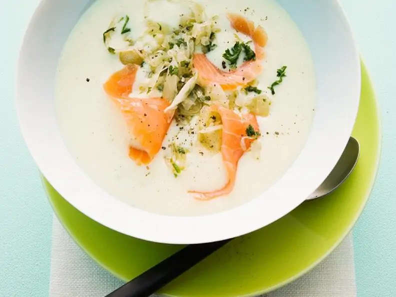 Kartoffelsuppe mit Lachs