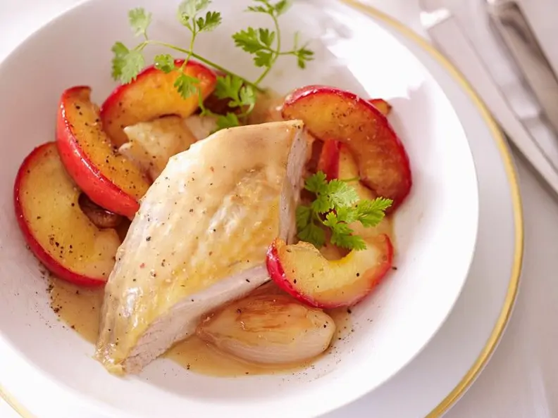 Hähnchenbrust mit Apfel