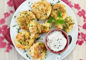 Lachsfrikadellen mit Kartoffeln