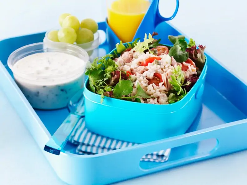 Reissalat mit Thunfisch
