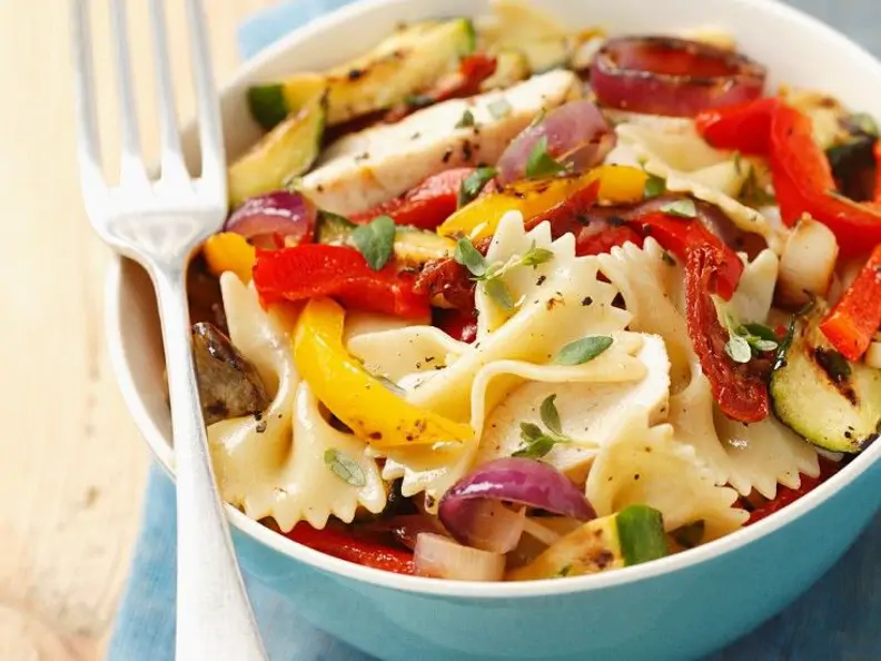 Nudelsalat mit Grillgemüse