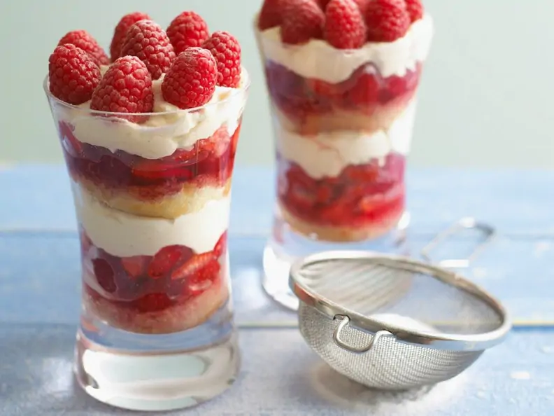 Beeren-Trifle