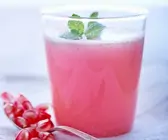 Joghurtdrink mit Granatapfel
