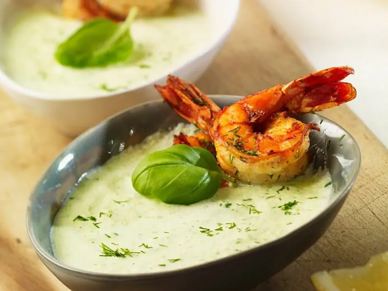 Gurkenkaltschale mit Shrimps