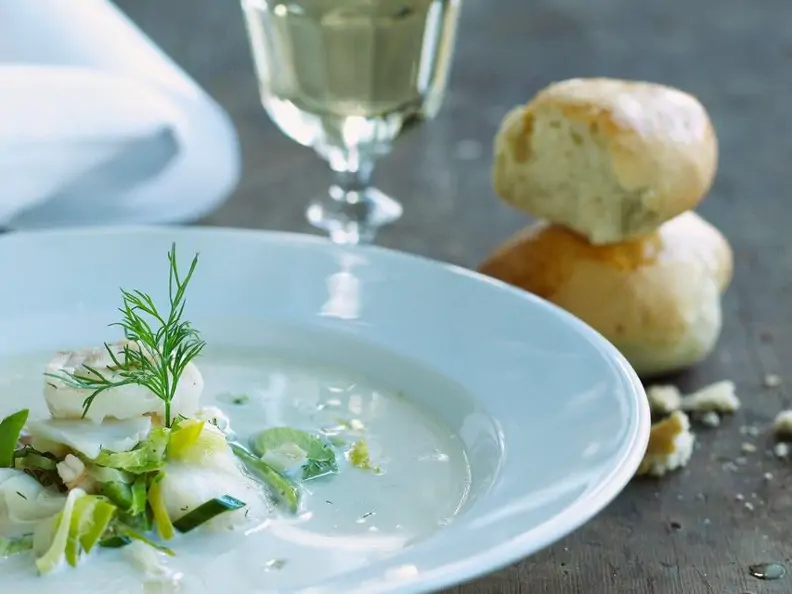 Lauchcremesuppe mit Fisch