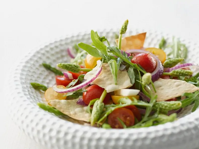Spargelsalat mit Knusperchips