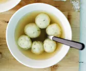 Suppe mit Markklößchen