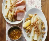 Spargel mit brauner Butter und Nordseekrabben