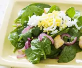 Spinat-Eiersalat