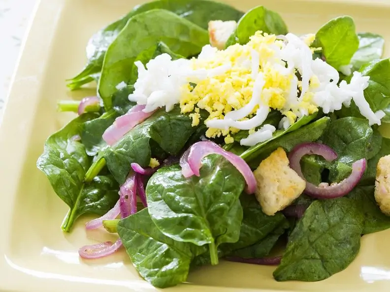 Spinat-Eiersalat