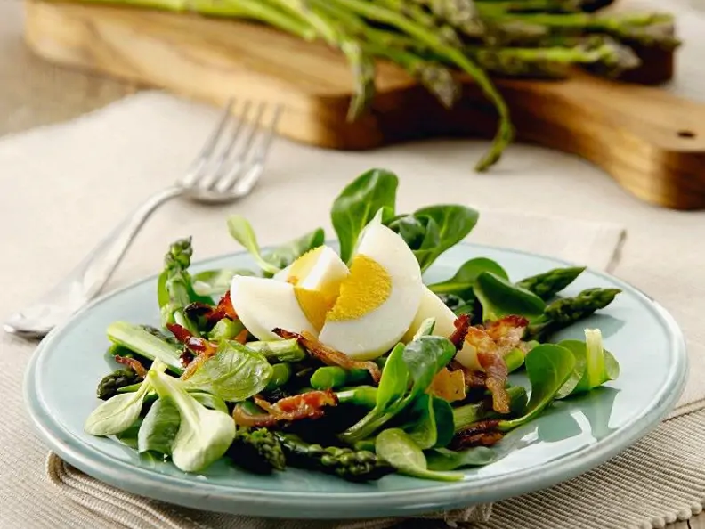Spargel-Eiersalat