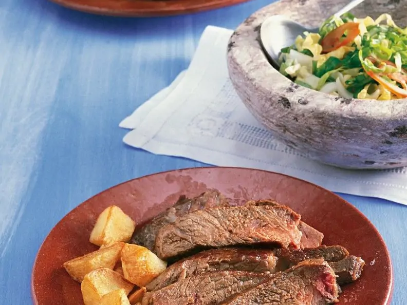 Gegrilltes Steak mit Kartoffeln
