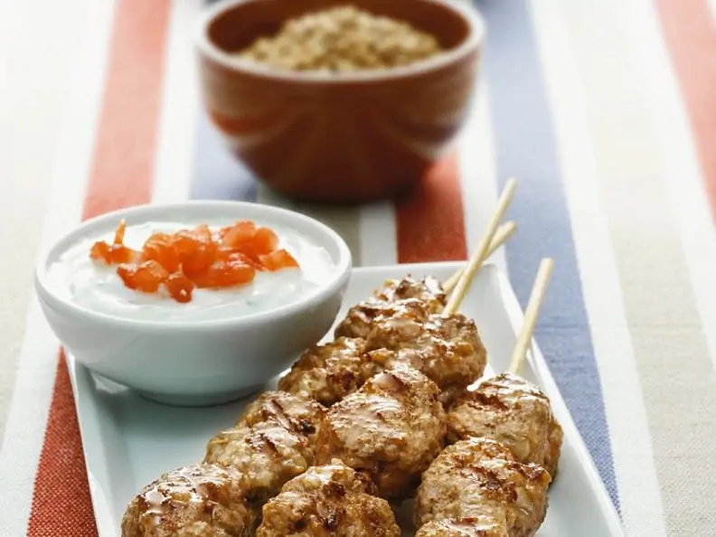 Gegrillte Hackfleischspieße