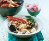 Currysuppe mit Meeresfrüchten