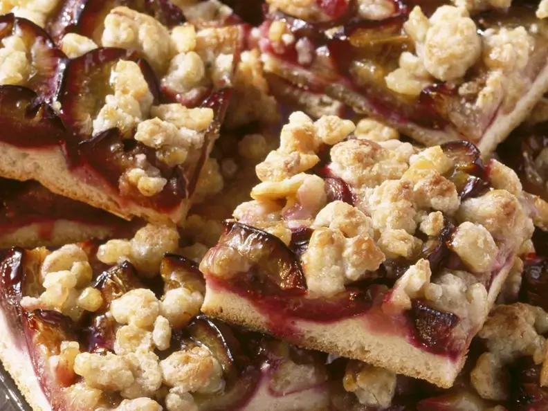 Zwetschgenkuchen mit Streuseln vom Blech