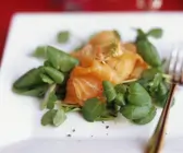 Lachs mit Brunnenkressesalat