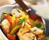 Gebratener Fisch mit Wok-Gemüse