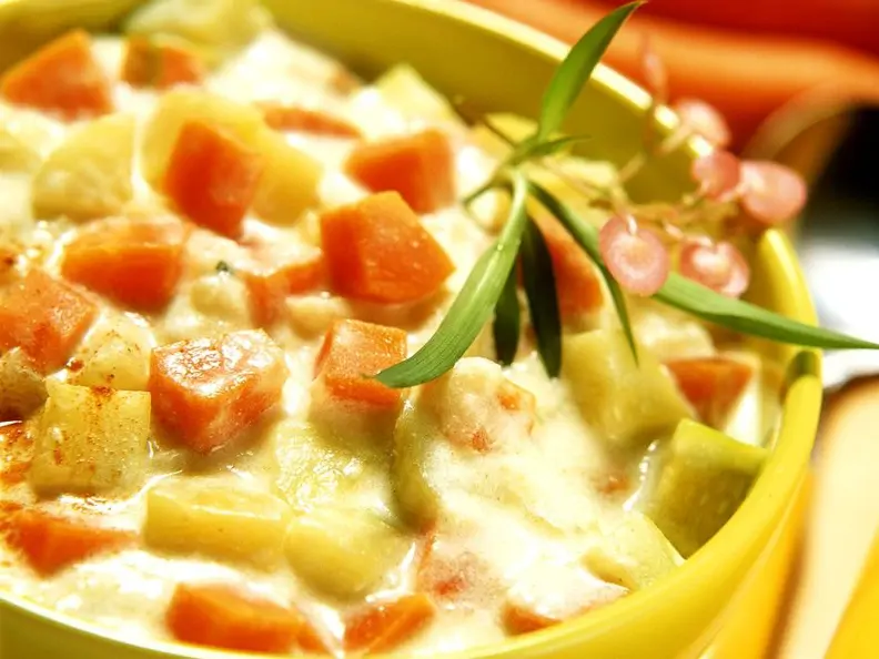 Pikante Melonensuppe mit Gemüse
