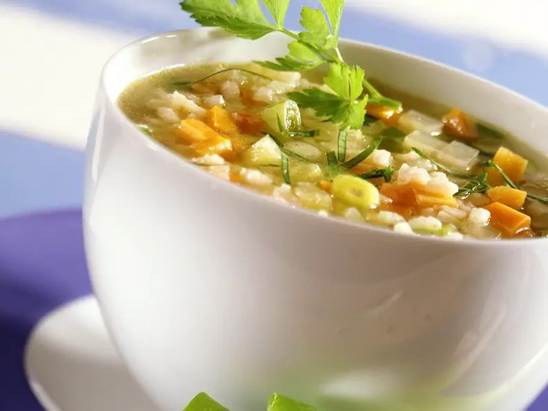 Reis-Gemüse-Suppe