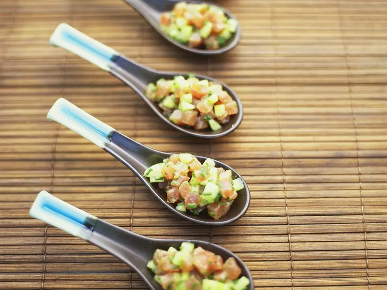 Lachs-Tatar mit Gurke